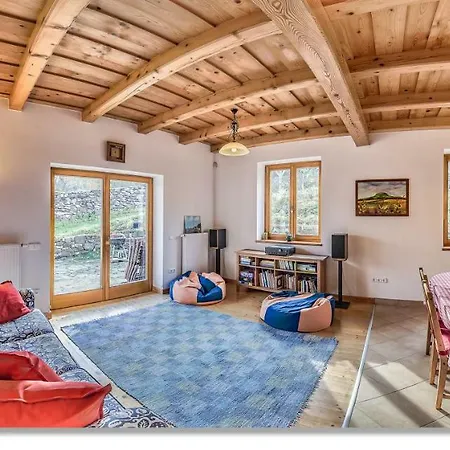 Henye House Holiday home *